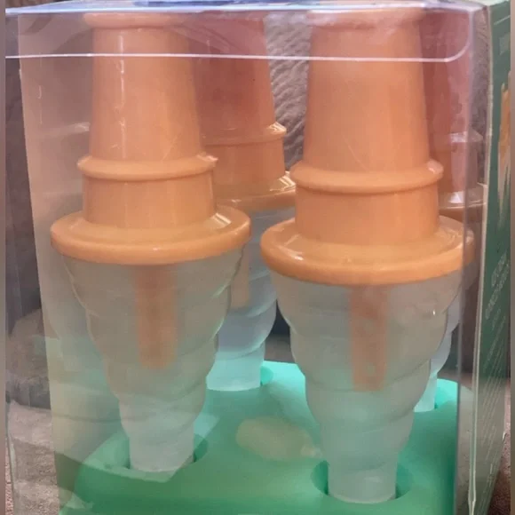 Ice Cream Popsicle Molds by SunnyLife Set of 4 - Picture 11 of 13